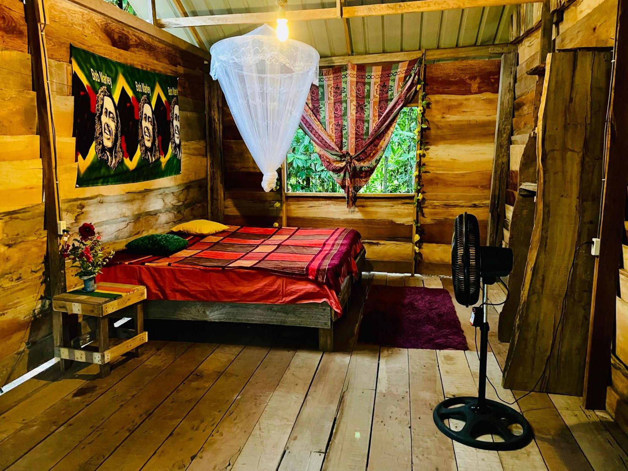 Land Of Promise - Reggae Bar & Eco Village Zanderij Exteriér fotografie
